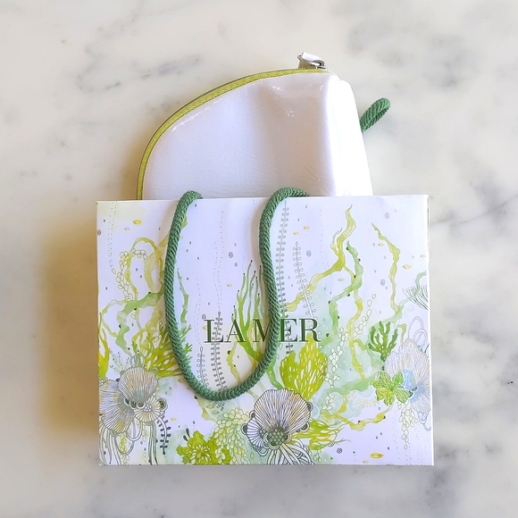 NWT. LA MER Cosmetic Bag with Multicolor Design Paper Bag. - Picture 4 of 4